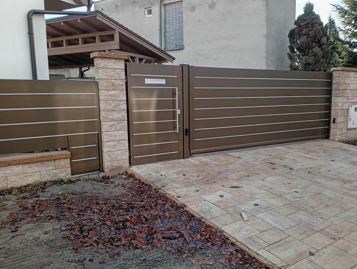 Hliníkové brány samonosné farba bronz