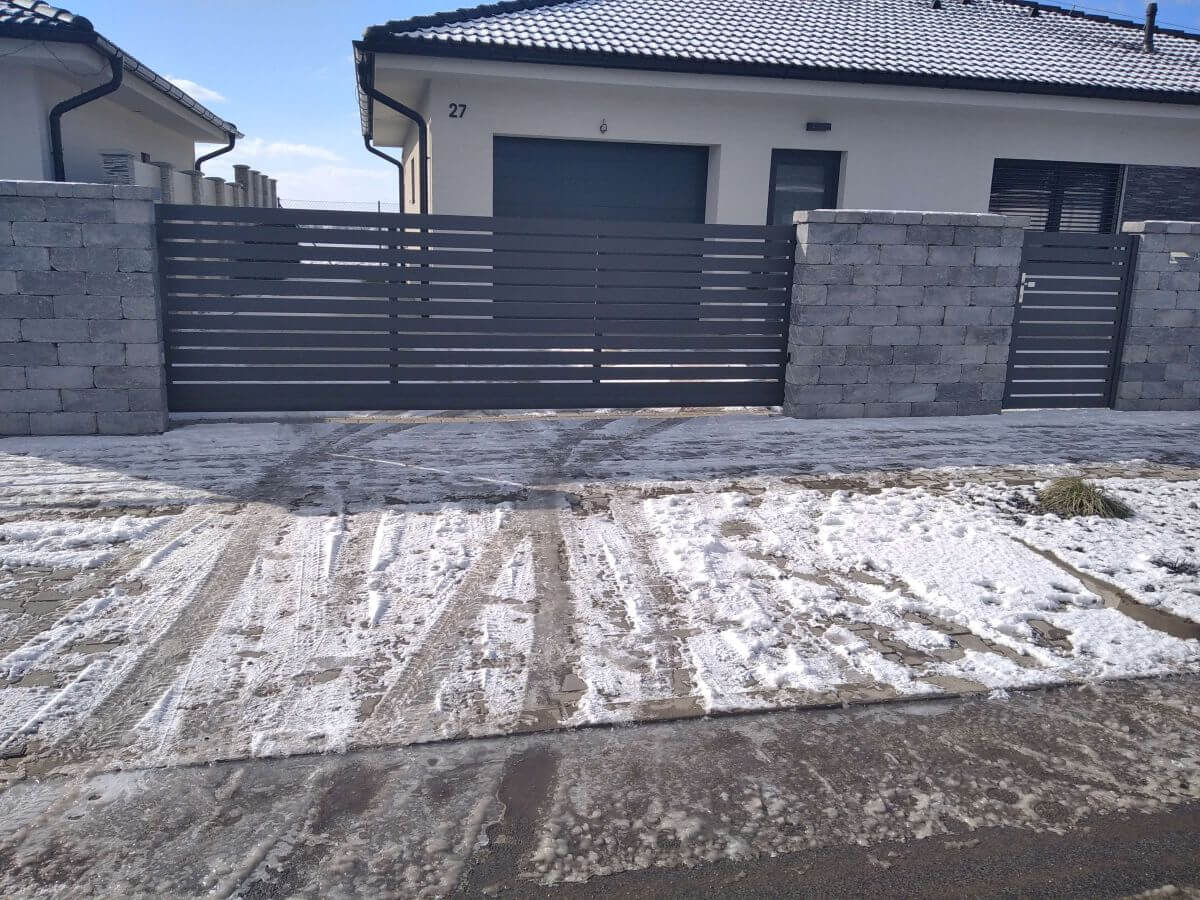 Montáž Trnava saonosná brána hliníková